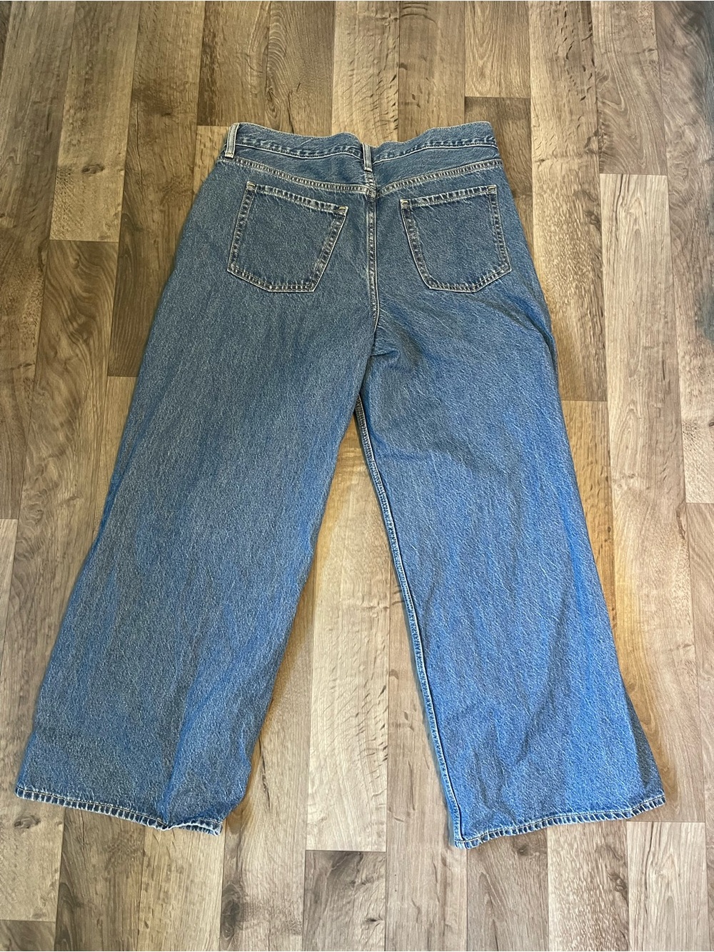 Old Navy Mid Rise Wow Baggy Wide Leg Jeans Worn Once - Picture 4 of 5